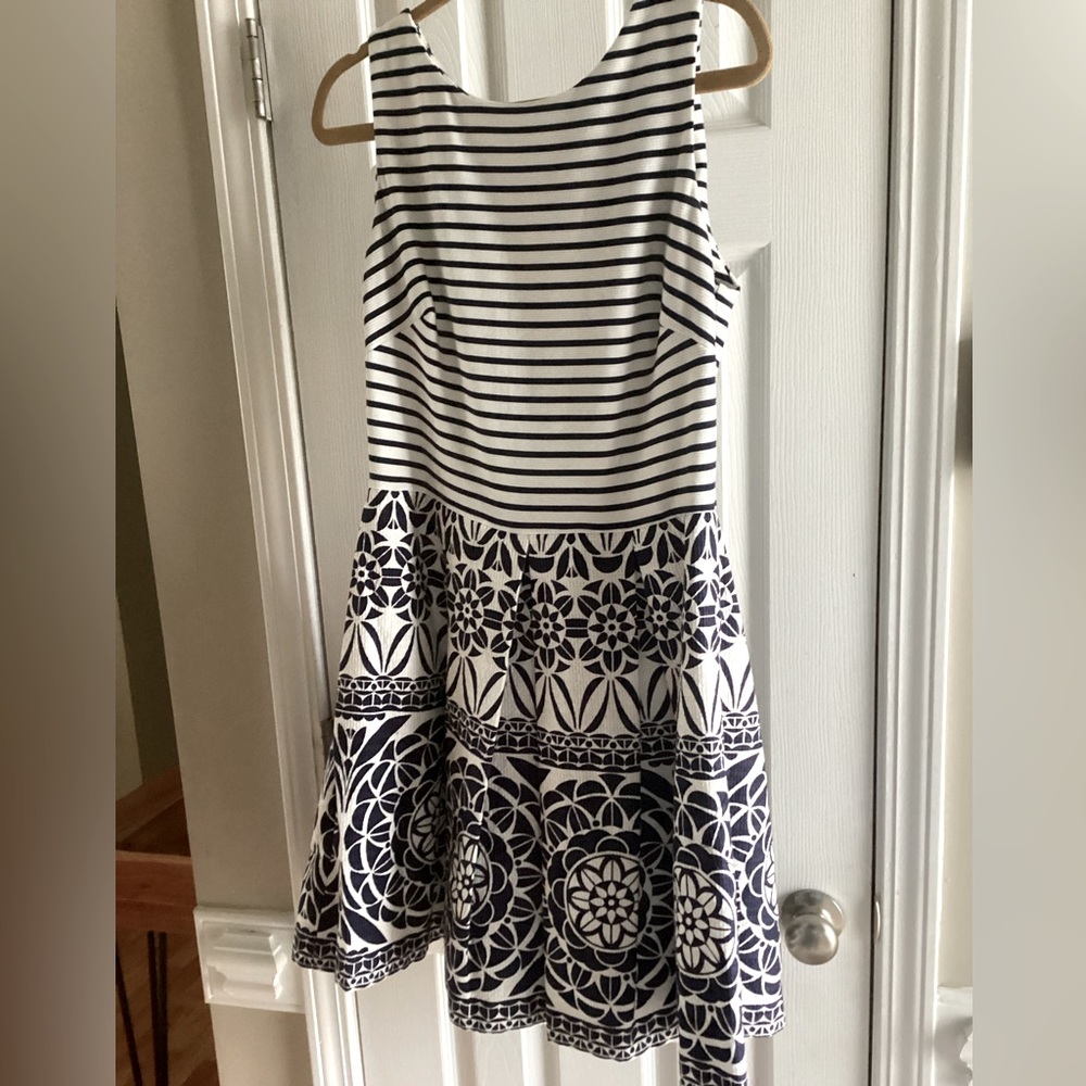 GORGEOUS fit and flair navy and white dress